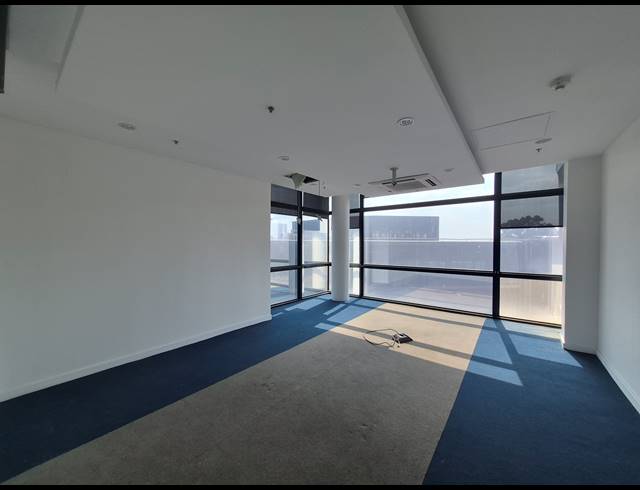 1,597M² OFFICE TO LET IN SANDTON CENTRAL
